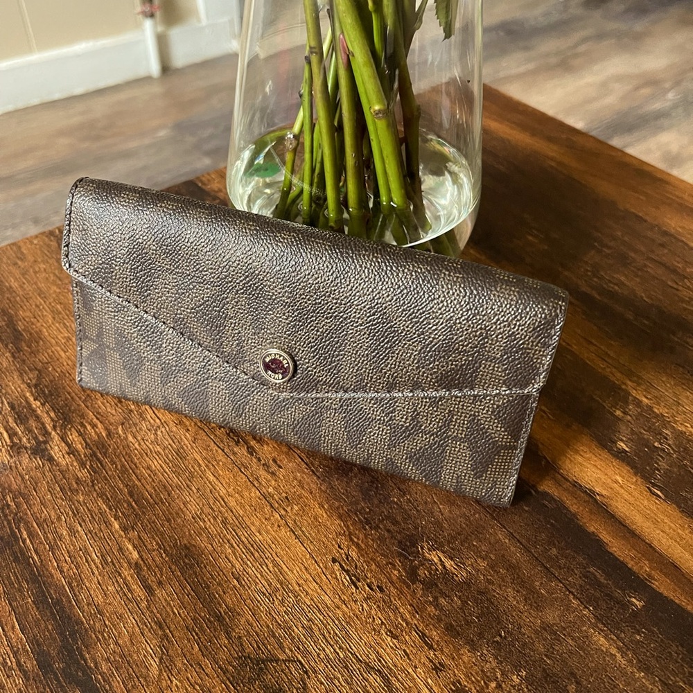 Michael Kors Clutch Wallet